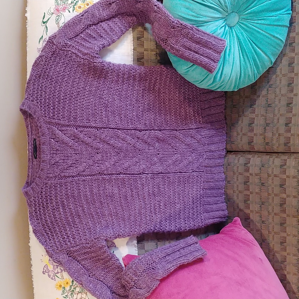 Am. Eagle Outfitters💜Super Soft WS Chunky Cable Knit Crew Neck Sweater